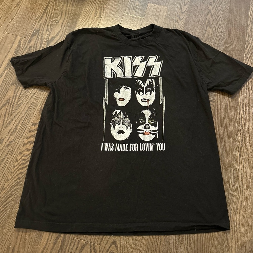 Kiss Black Short Sleeve Tee Iconic Band Graphics